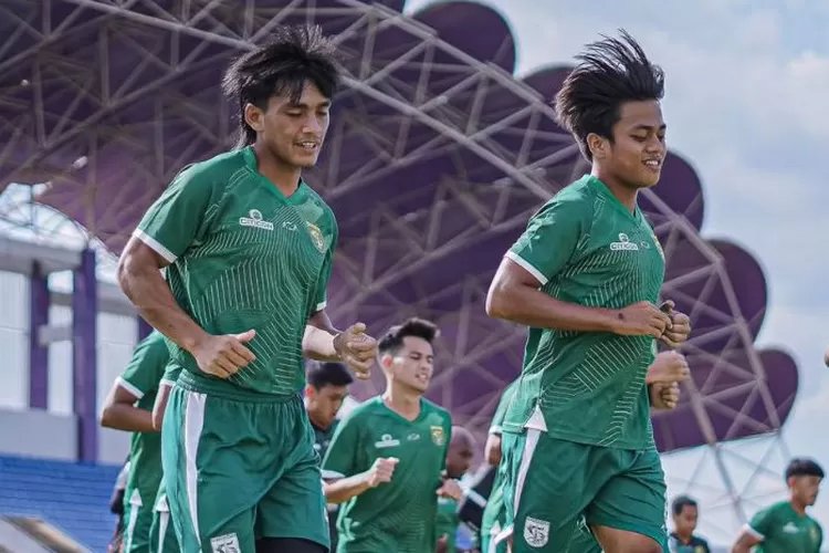 Andre-Oktaviansyah-dan-Ripal-Wahyudi-berpotensi-bermain-bersama-untuk-menghalau-lini-tengah-PSM-Makassar-210608128.jpg