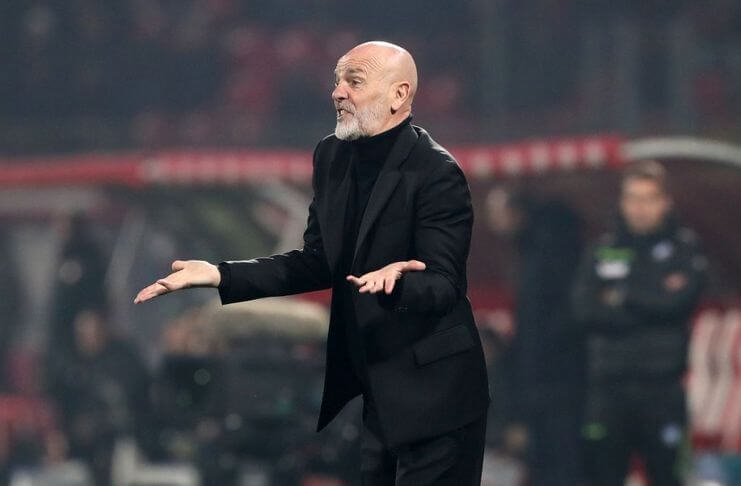 1712345917_Stefano-Pioli-Tak-Ada-yang-Mau-Bertemu-AC-Milan-di-16-Besar-Liga-Europa-Football-Italia.jpg