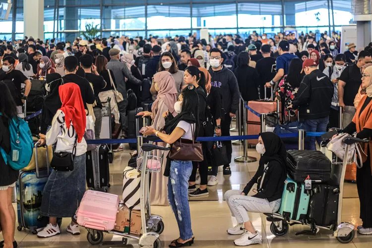 1713445264_JKT_PUNCAK-MUDIK-DI-BANDARA-SOETTA_HANUNG-HAMBARA_06042024-11-960548113.jpg