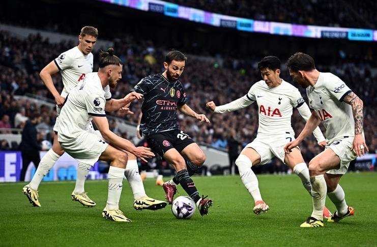 Ange Postecoglou: Fondasi Tottenham Cukup Rapuh 1 Hasil Liga Inggris Stefan Ortega Pahlawan, Manchester City Selangkah Lagi Juara - Bernardo Silva (@premierleague)