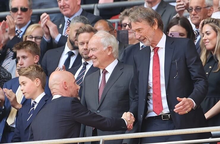 1716671869_Erik-ten-Hag-Jika-Benar-Dipecat-Saya-Bisa-Menangkan-Trofi-di-Tempat-Lain-Sir-Jim-Ratcliffe-Yahoo.jpg