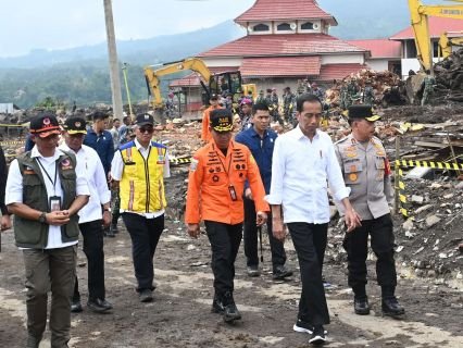 Jokowi Instruksikan Percepat Santunan Korban Banjir Bandang di Sumbar
