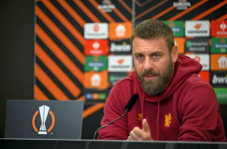 Daniele De Rossi Tak Cemas Roma Tanpa Dybala Lawan Leverkusen 1 Daniele De Rossi tak akan memaksakan Paulo Dybala bermain lawan Bayer Leverkusen.
