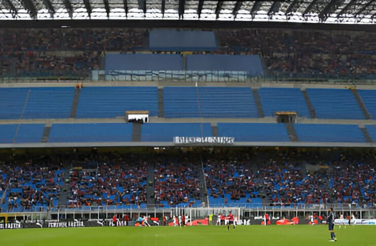 Bek AC Milan: Para Fan Sangat Berhak Mengkritik Kami 2 Para tifosi AC Milan mengosongkan tribune selatan sebagai bentuk protes.