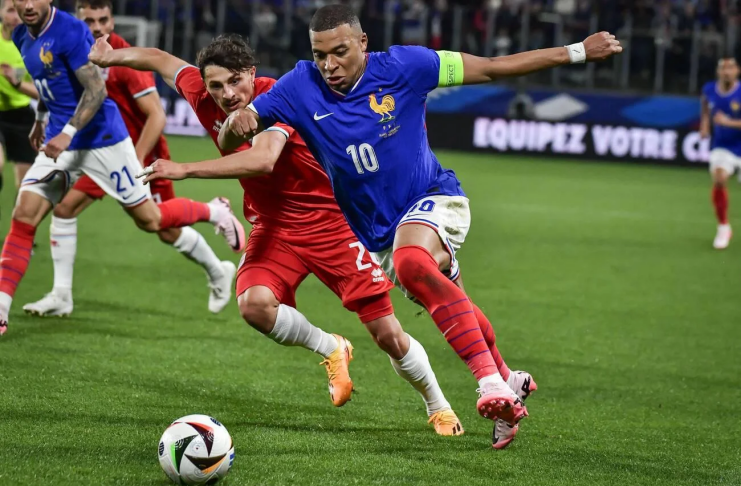 Kylian Mbappe Ternyata Hampir Saja Gabung RB Leipzig 3 Kylian Mbappe cedera lutut - Timnas Prancis - Alamy 2