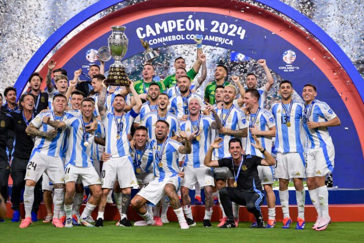 Nico Tagliafico, Gonzalo Montiel, Cristian Romero, German Pezzella, Lisandro Martinez, Nahuel Molina, Lucas Martinez Quarta, Giovani Lo Celso, Valentin Carboni, Angel Di Maria, Emiliano Martinez, Marcos Acuna, Julian Alvarez, Geronimo Rulli, Nicolas Gonzalez, Leandro Paredes , Nicolas Otamendi, Enzo Fernandez, Exequiel Palacios, Rodrigo De Paul, Franco Armani, Lionel Messi, Alexis Mac Allister, Lautaro Martinez, Alejandro Garnacho, Guido Rodriguez