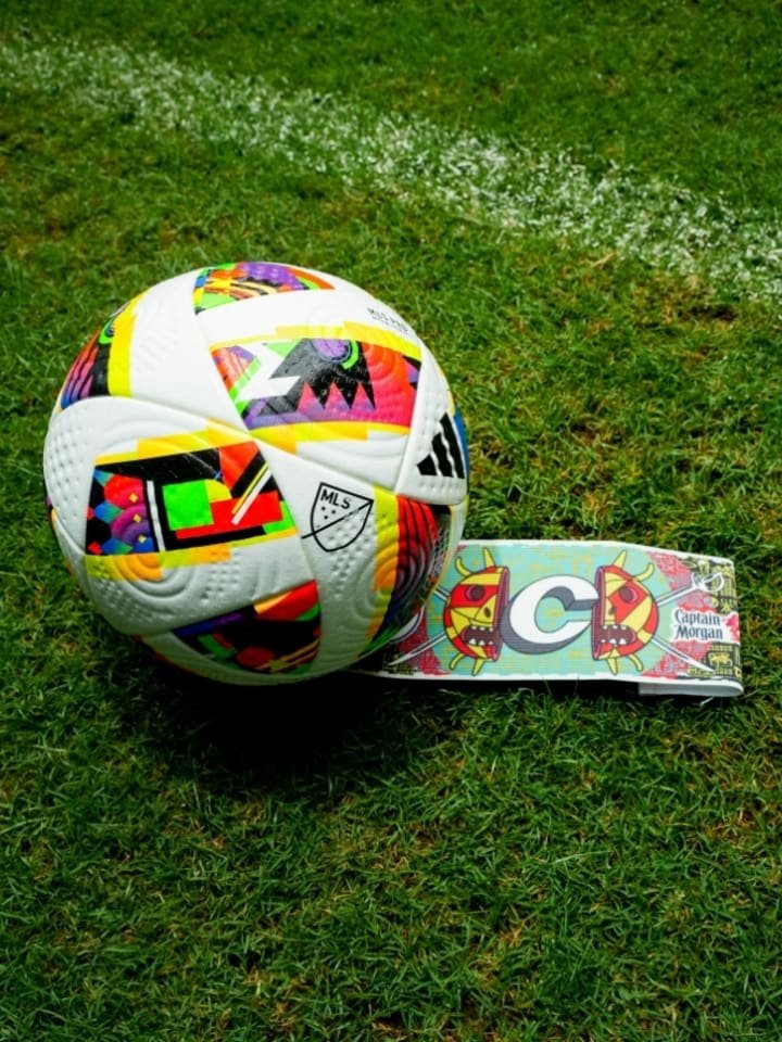Bola MLS All-Star Game 2024 dan ban kapten
