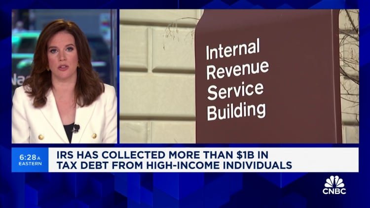 IRS telah mengumpulkan lebih dari $1 miliar utang pajak dari individu berpenghasilan tinggi