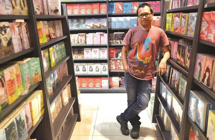 Eka Kurniawan Rilis Novel Anjing Mengeong, Kucing Menggonggong