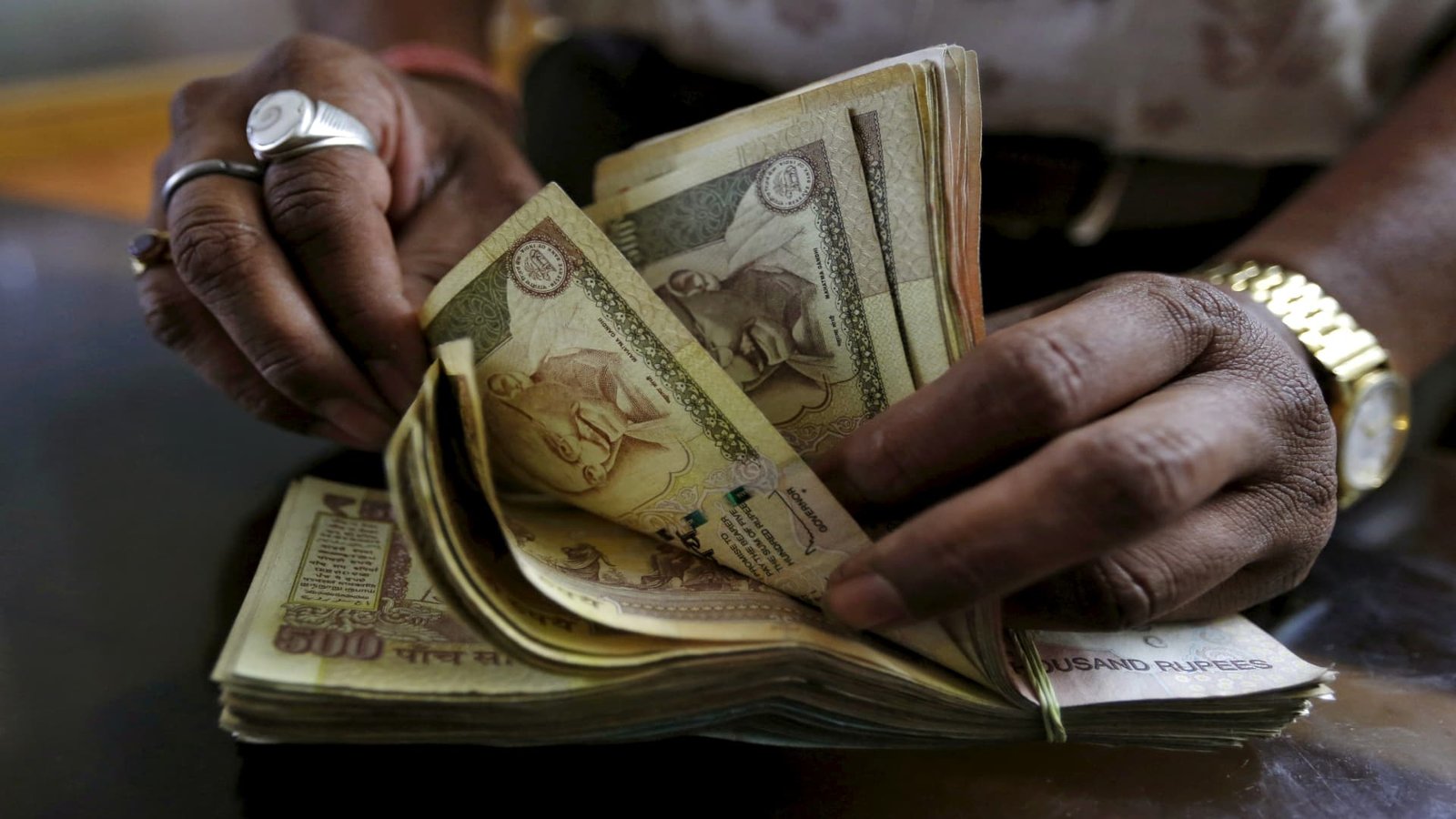 107350716-1703181149475-2016-10-07T120000Z_1568467837_D1AEUFOZOIAA_RTRMADP_3_EMERGING-MARKETS-RATES.jpeg