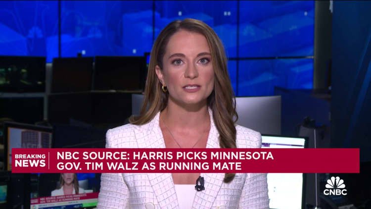 Kamala Harris memilih Gubernur Minnesota Tim Walz sebagai cawapres