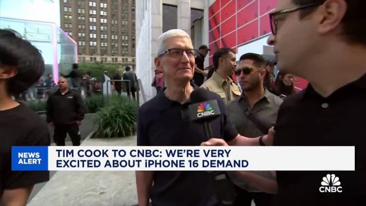 CEO Apple Tim Cook: Kami sangat gembira dengan permintaan iPhone 16