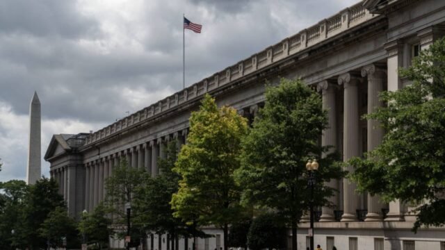 107333165-1699918715200-gettyimages-1601789932-TREASURY_INFLATION.jpeg