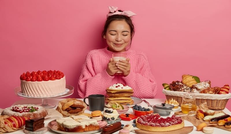 Anda Mengalami Kolesterol Berlebih? Kurangi dengan Hindari Makanan Manis dan Lemak Jahat