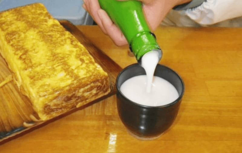 Mengenal Doburoku: Minuman Tradisional Bersejarah yang Populer di Jepang