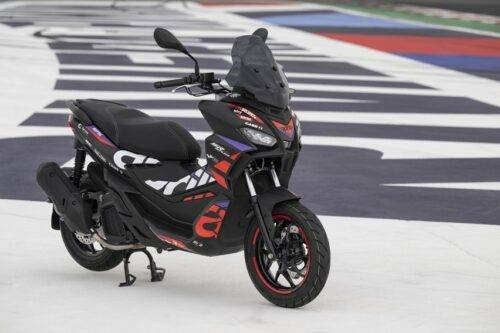 Aprilia-SR-GT-200-Replica-New-Livery-2024-1-500x333.jpg Sambut MotoGP Mandalika, Aprilia Indonesia Rilis Livery Baru SR-GT 200 Replica