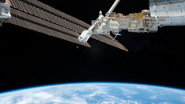 108059201-1730926628711-iss063e003633orig.jpg