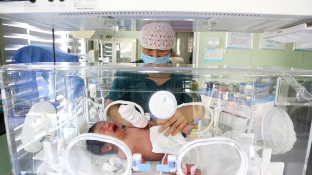 108060176-1731056618570-gettyimages-1891051653-cfoto-newborn240101_npAMY.jpeg