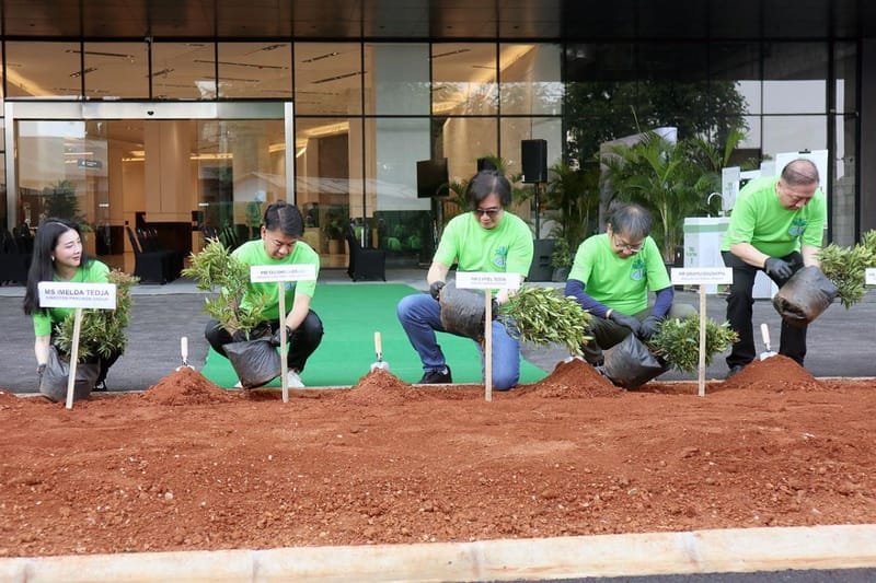 AEON Indonesia Tanam Pohon sebagai Bentuk Komitmen Jaga Lingkungan