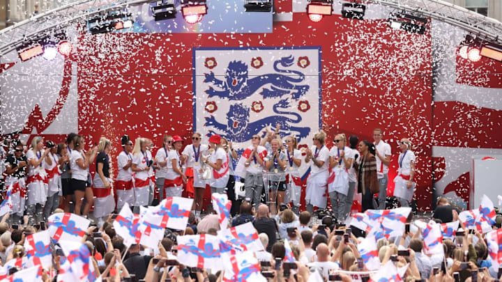 TOPSHOT-FBL-EURO-2022-WANITA-ENG-PERAYAAN