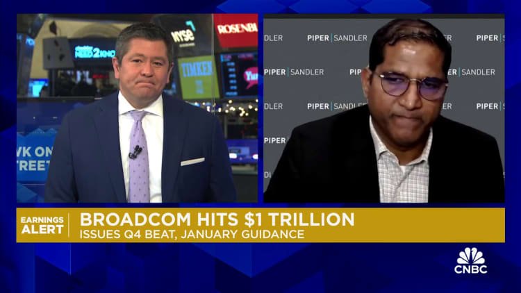 Visibilitas Broadcom hingga tahun 2027 adalah berita utama dari panggilan telepon, kata Kumar dari Piper Sandler