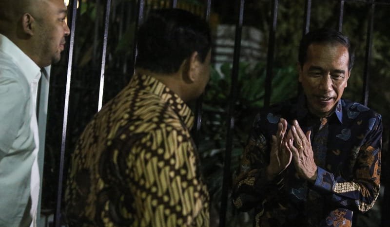 Jadi Anggota Kehormatan Partai Golkar, Jokowi Dinilai tak Perlu Rumah Politik