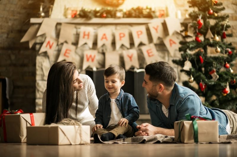 50 Ucapan Natal dan Tahun Baru untuk Keluarga dan Pacar