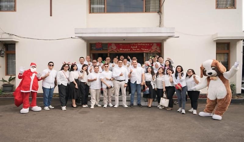 Swiss-Belresort Dago Heritage dan Zest Sukajadi Berbagi Kebahagiaan Natal dengan Lansia di Bandung