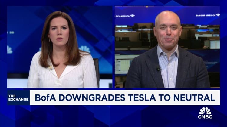 Tesla: Inilah sebabnya Bank of America menurunkan peringkat sahamnya menjadi netral