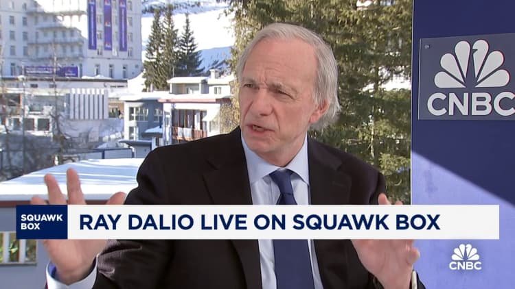 Lihat wawancara lengkap CNBC dengan Ray Dalio, pendiri Bridgewater