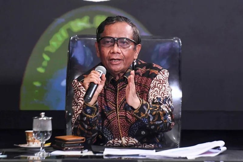 Adu Argumen Mahfud MD dan Romli Atmasasmita soal Polemik Maafkan Koruptor