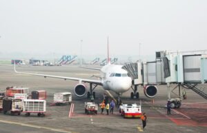 Jelang 100 Hari Pemerintahan Prabowo-Gibran, Tiket Pesawat Turun hingga Biaya Haji Turun