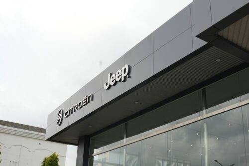 Diler-Jeep-PIK-1-500x333.jpg Diler Jeep Indomobil Pertama Hadir di PIK