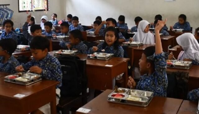 Makan-Bergizi-Gratis-SDN-Kepanje-4-Malang.jpg