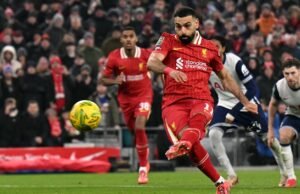 Ulasan pemain sebagai defisit pembalikan merah untuk mengambil final Piala Carabao