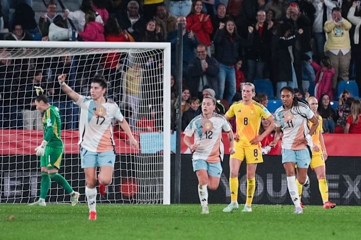 Wanita sepak bola yaitu D1 Spanyol vs Api Merah