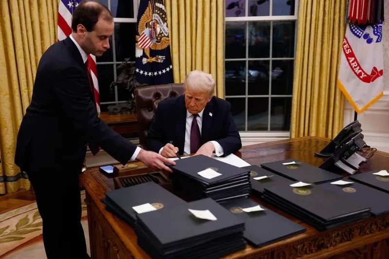  Donald Trump Pertimbangkan Tarif 10 Persen pada Impor Barang Tiongkok Mulai 1 Februari