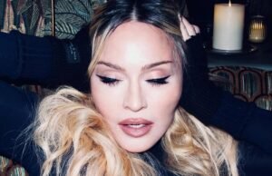 Madonna Tampil Seksi dalam Lingerie Pink untuk Promosi Rilis Ulang Album Ikoniknya