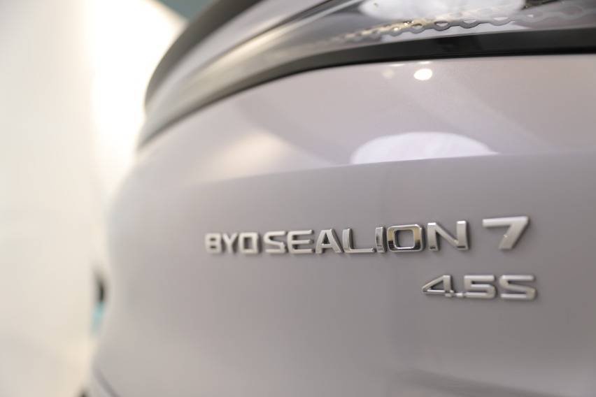 BYD Sealion 7