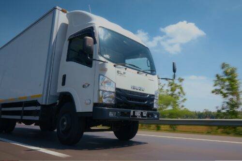 Isuzu-Elf-NMR-500x333.jpeg Pengusaha Makanan Beli Truk Isuzu Pakai Uang Koin