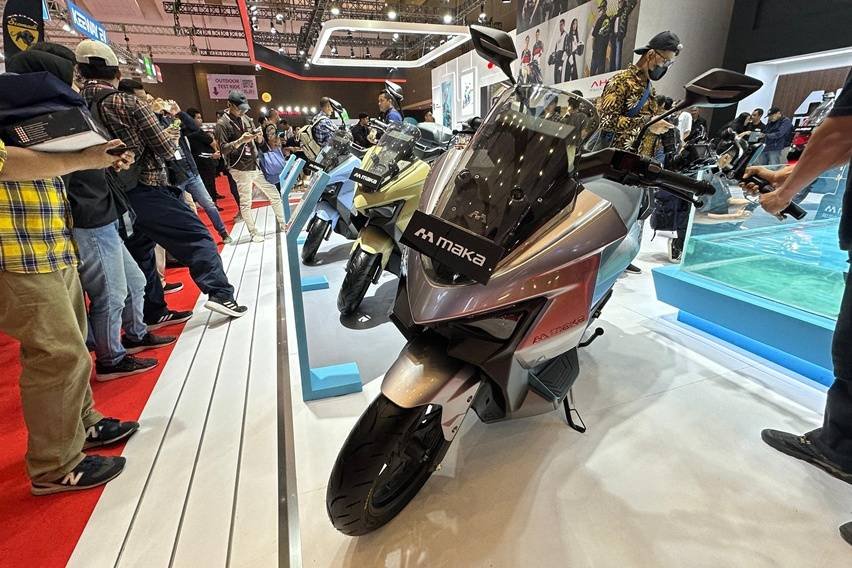 Maka Motor booth