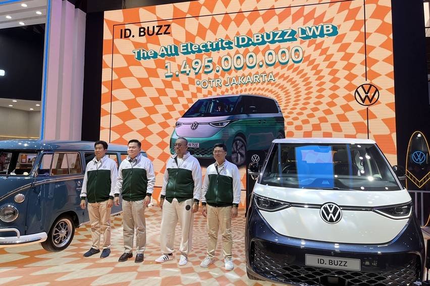 Volkswagen ID BUZZ LWB meluncur di IIMS 2025