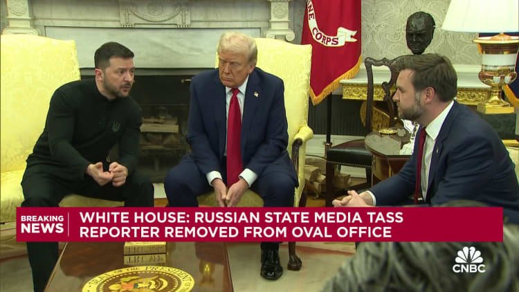 Trump, Vance dan Zelenskyy spar tentang 'diplomasi' dalam konflik di Ukraina Rusia