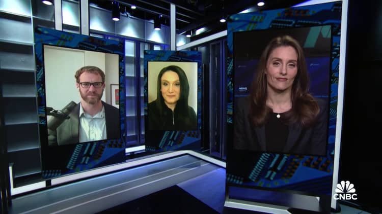 Lihat wawancara lengkap CNBC dengan Jordan Schneider dari Chinatak Podcast dan Michelle Caruso-Cabrera dari MCC Global