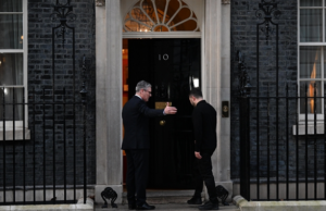 Ukraina-Inggris Tanda Tangani Perjanjian Pinjaman untuk Produksi Senjata