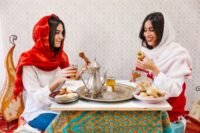 14 Tips Menahan Lapar saat Puasa