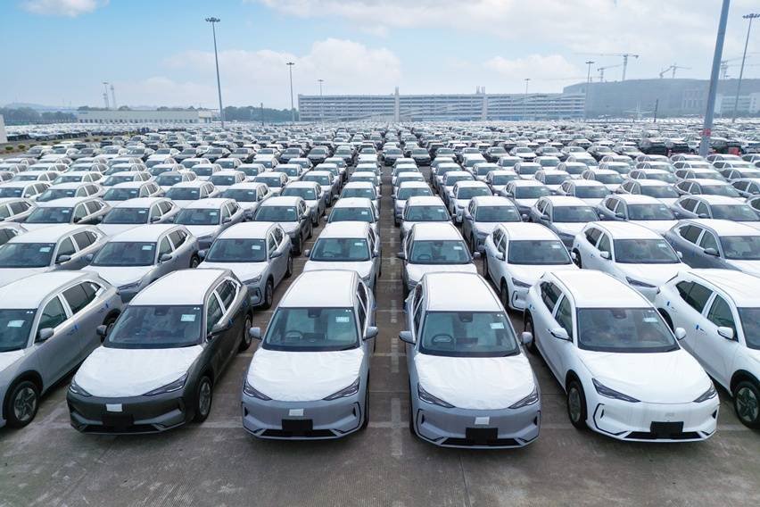 1.000 Geely EX5 tiba dari Cina