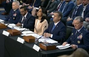 Pejabat Trump Alihkan Tanggung Jawab atas Kebocoran Obrolan Signal ke Menteri Pertahanan