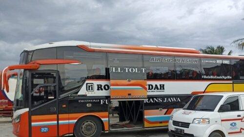 Hino-18-Posko-Lebaran-2025-Siap-Beroperasi-24-Jam-3-500x281.jpg Hino Hadirkan Posko Lebaran, Siap Pastikan Kelancaran Sepanjang Masa Mudik