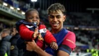 Lamine Yamal berbagi momen yang indah dengan adik laki -laki setelah mengangkat gelar La Liga